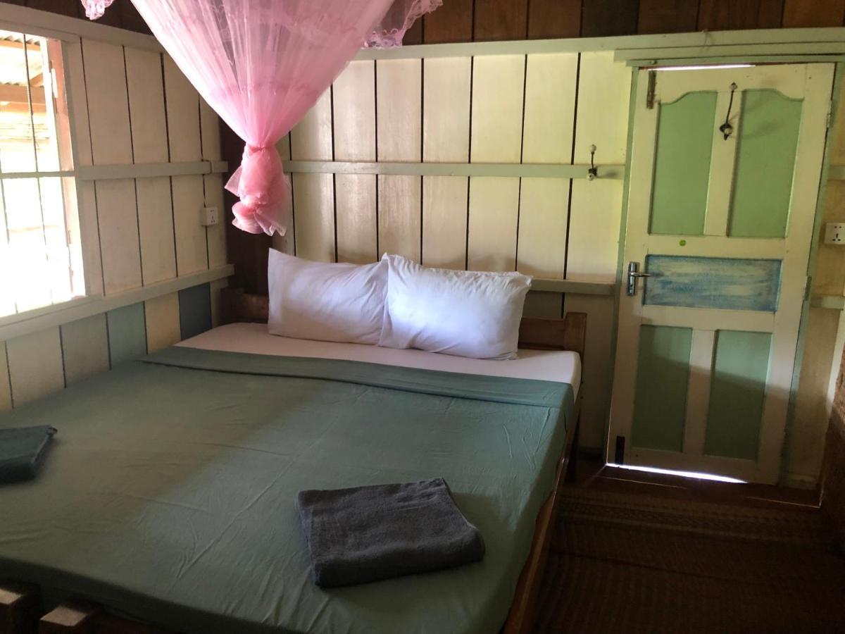Retro Kampot Guesthouse 외부 사진