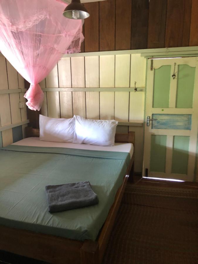 Retro Kampot Guesthouse 외부 사진